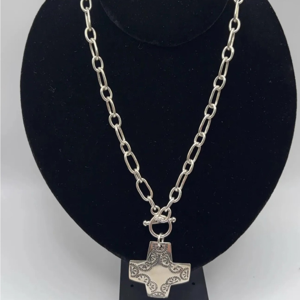 Silpada sterling silver cross pendant necklace with toggle closure, Stamped 925 - Picture 3 of 4